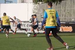 Corinthians treinou pela tarde e, na sequência, elenco foi liberado para folga de dez dias