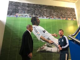 Sheik durante visita ao Real Madrid