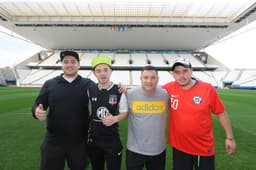 Torcedores chilenos visitam a Arena Corinthians