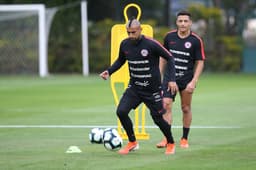 Vidal e Sánchez - treino do Chile
