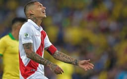 O atacante Guerrero foi o melhor jogador do Peru na derrota por 3 a 1 para o Peru, no Maracanã, na final da Copa América. Um dos artilheiros do torneio, ao lado de Everton, ele fez o gol da equipe, o único sofrido por Alisson no torneio (notas por Carlos Andrade)&nbsp;