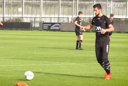 Pablo Marí em ação pelo NAC Breda