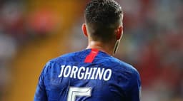 Nome de Jorginho apareceu errado na camisa do Chelsea