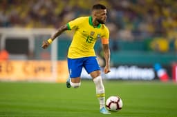 Brasil x Colômbia - Daniel Alves