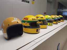 Capacetes usados por Ayrton Senna em sua carreira