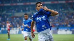 Cruzeiro x São Paulo - Thiago Neves comemora seu gol