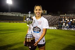 Millene conquistou mais um título com o Corinthians nesta temporada