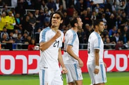 Argentina x Uruguai - Cavani comemorando gol