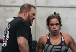 Amanda Nunes vai defender o cinturão peso-galo neste sábado (14) no UFC 245 (Foto: Reprodução/Instagram)