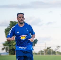 Edílson deu diversas declarções que desejava voltar ao  Grêmio, mas acabou se acertando com o Cruzeiro