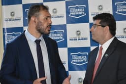 Rogério Minotauro com o chefe de gabinete Cleiton Rodrigues (Foto: divulgação)