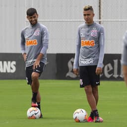 Camacho e Victor Cantillo serão os titulares no meio de campo do Corinthians