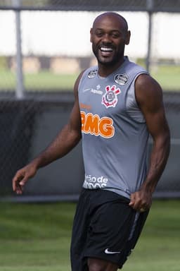 Love tem sido utilizado por Tiago Nunes nos últimos jogos do Corinthians