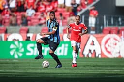 Internacional x Grêmio - Maicon e D'Alessandro