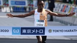 Legese é bicampeão da Maratona de Tóquio. (Divulgação)