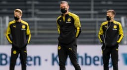 Borussia Dortmund - jogadores de máscara