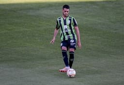 Lucas Kal chegou ao Coelho em setembro do ano passado, emprestado pelo  Sao Paulo e fez 28 partidas, com um gol anotado no time mineiro