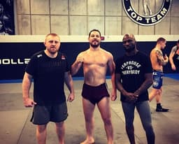 Maluko, ao centro, disse que fez um ‘ótimo’ camp para o UFC Vegas 5 (Foto: Reprodução/Instagram/@markaomaluko)