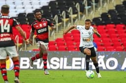 Jair ajudou o Galo a manter o resultado de 1 a 0 no Maracanã contra o Flamengo