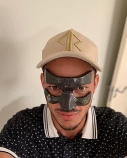 Réver já postou uma foto "mascarado" em sua conta no Instagram