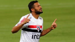 Reinaldo comemora o primeiro gol do São Paulo&nbsp;