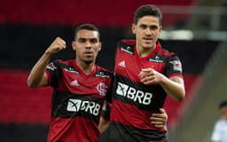 Comemoração Matheuzinho e Pedro - Flamengo x Athletico PR