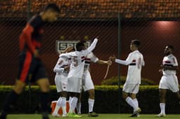 Jogadores do Tricolor comemoram gol anotado contra o Sport