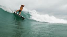 Surfista Lucas Silveira no México