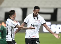 Jô - Corinthians x Fluminense
