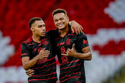 Macaé x Flamengo - Rodrigo Muniz e Matheuzinho