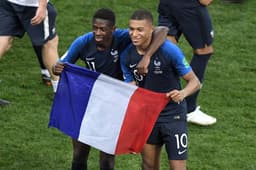Dembélé e Mbappé - França