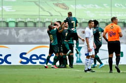 O América-MG superou a Raposa e voltou à vice-liderança do Mineiro e fica a três pontos do líder Galo