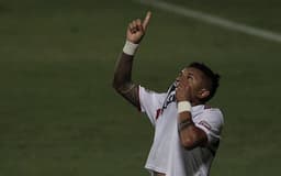 Galeano comemorou seu primeiro gol como profissional