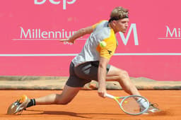 Alejandro Davidovich Fokina em ação no ATP de Estoril