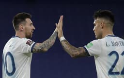 Argentina x Paraguai - Messi e Lautaro Martínez