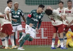 Palmeiras x Universitario - Gustavo Gómez