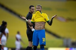 Brasil x Peru - Neymar