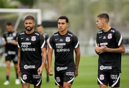 Vitinho, Du Queiroz e Gabriel Pereira - Treino Corinthians