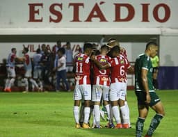 O Villa Nova conseguiu sua primeira vitória após cinco empates e uma derrota no Estadual de Minas