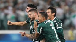 Zé Rafael comemora gol de falta na decisão ao lado dos companheiros