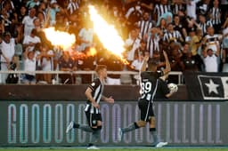 Erison e torcida do Botafogo