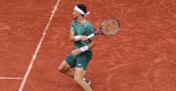 Casper Ruud em ação em Roland Garros