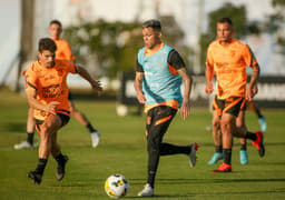 Treino Corinthians 17/06 - Rafael Ramos e Adson