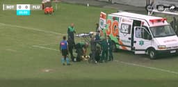 Goleira do Fluminense sai de ambulância