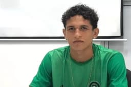João Guilherme - jogador é esfaqueado em clube