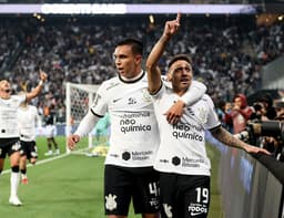 Gustavo Mosquito e Giovane - Corinthians x Botafogo