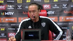 Treinador concedeu entrevista coletiva após a derrota em Porto Alegre