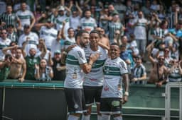 Léo Gamalho, Alef Manga e Igor Paixão - Coritiba