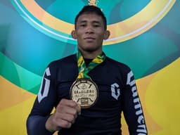 Lucas Pinheiro lutou pela primeira vez o Brasileiro No Gi e faturou o ouro (Foto: arquivo pessoal)