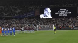 West Ham x Steaua Bucareste - Homenagem à Rainha Elizabeth II